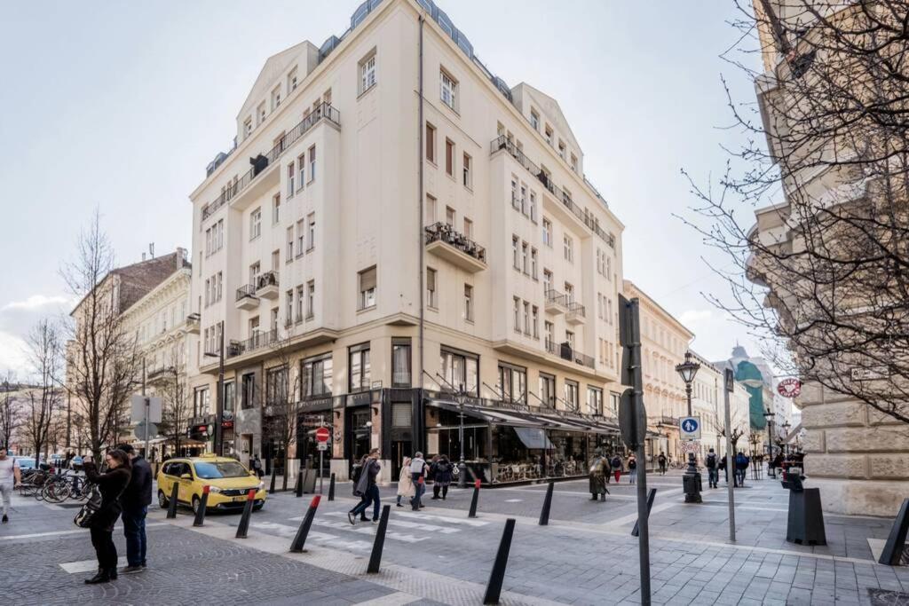 Oktober 6/8 Apartment بودابست المظهر الخارجي الصورة
