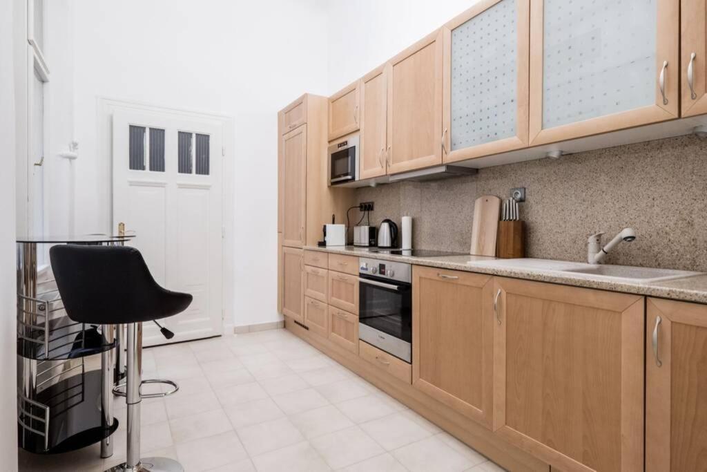 Oktober 6/8 Apartment بودابست المظهر الخارجي الصورة
